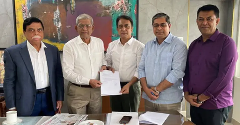 বগুড়া সিটি করপোরেশনের প্রশাসক এম আর ইসলাম স্বাধীন